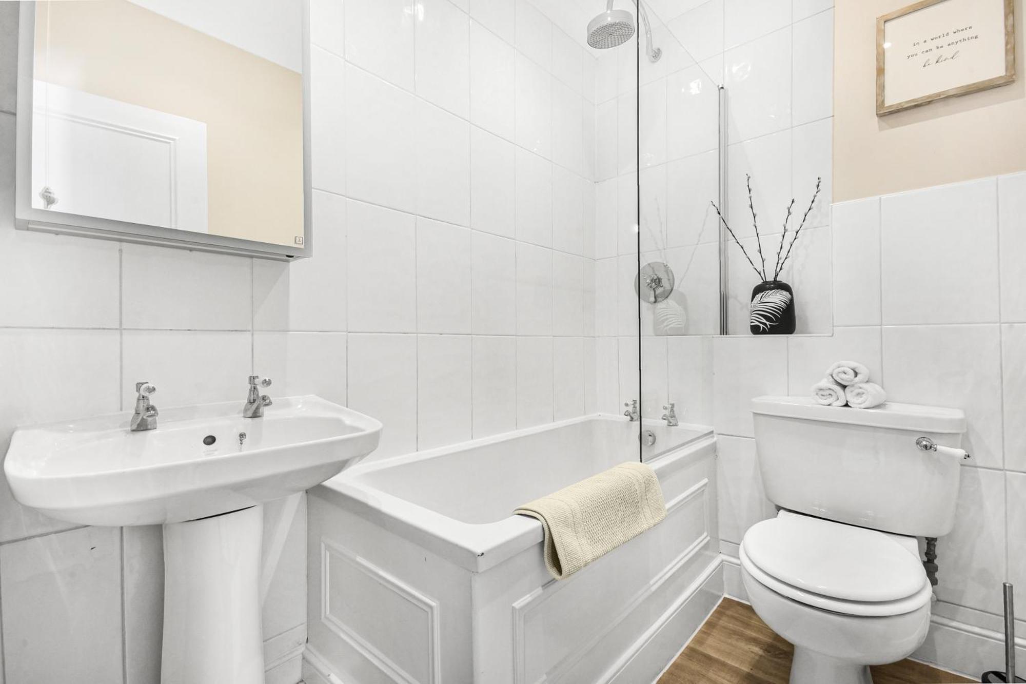 Lovely Large 1 Bed Renovated Flat W Balcony & 600Mb Wifi London Eksteriør billede